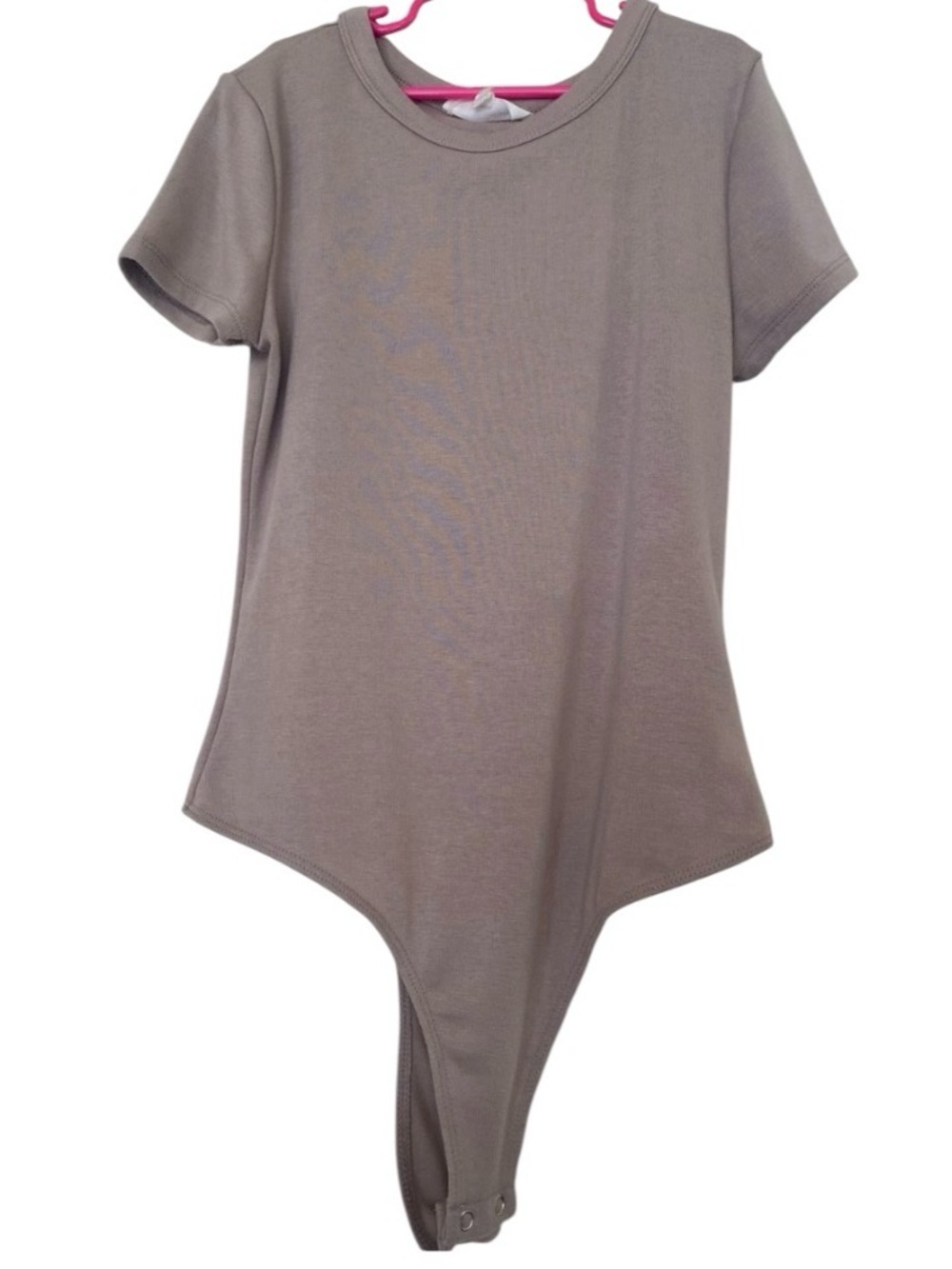 Pink Rose Short-Sleeve One-Piece Bodysuit in Taupe size small
